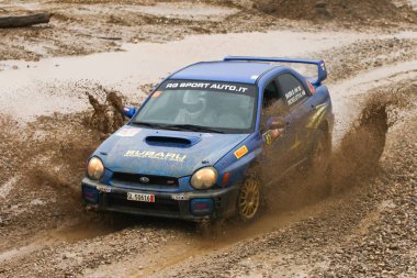 Sveta tepe, Hırvatistan - 25 Kasım 2018. 9 ralli Santa Domenica göster. Giorgio Bassi ve Arianna Subaru Impreza Şti yarış Michelutti İtalya'dan.