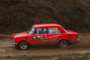 Sveta tepe, Hırvatistan - 25 Kasım 2018. 9 ralli Santa Domenica göster. Gabor Erdesz ve Imre Lada 2101 yarış Bosz kimden Macaristan.