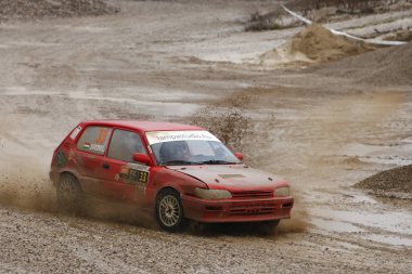 Sveta tepe, Hırvatistan - 25 Kasım 2018. 9 ralli Santa Domenica göster. Balazs Siebel ve Tamas Toyota Corolla yarış Siebel kimden Macaristan.