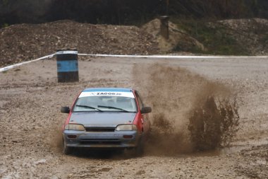 Sveta tepe, Hırvatistan - 25 Kasım 2018. 9 ralli Santa Domenica göster. Vjekoslav Stubican ve Josip Suzuki Swift GTI racing Popovic kimden Hırvatistan.