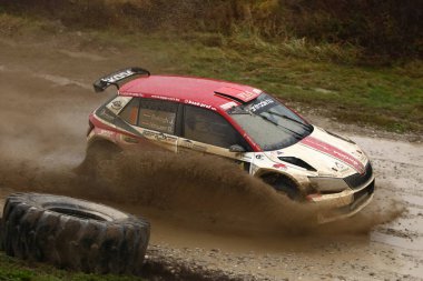 Sveta tepe, Hırvatistan - 25 Kasım 2018. 9 ralli Santa Domenica göster. Janos Balogh ve Daniel Skoda Fabia R5 içinde yarış Holczer kimden Macaristan.