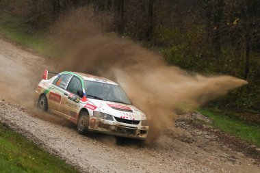 Sveta tepe, Hırvatistan - 25 Kasım 2018. 9 ralli Santa Domenica göster. Sandi Cenov ve Lana Mitsubishi Lancer Evo IX yarış Sutlovic kimden Hırvatistan.