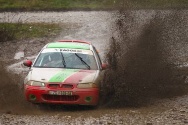 Sveta tepe, Hırvatistan - 25 Kasım 2018. 9 ralli Santa Domenica göster. Vedran Sipos ve Sasa Mg Rover yarış Cmec kimden Hırvatistan.