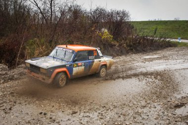 Sveta tepe, Hırvatistan - 25 Kasım 2018. 9 ralli Santa Domenica göster. Patrik Hetyei ve Dalma Lada Vfts yarış Pukler kimden Macaristan.
