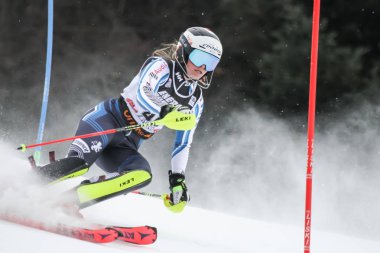 Zagreb, Hırvatistan - 5 Ocak 2019: Finlandiya 'dan Nella Korpio, Hırvatistan' ın başkenti Zagreb 'de düzenlenen Audi Fis Alpine Dünya Kayak Şampiyonası Bayanlar Slalom, Kar Kraliçesi Kupası 2019' da yarıştı..
