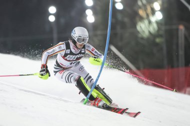Zagreb, Hırvatistan - 5 Ocak 2019: Christina Geiger Almanya Audi FIS alp Kayak Dünya Kupası Bayanlar Slalom, kar kraliçesi kupa 2019 Zagrep, Hırvatistan sırasında yarışıyor.