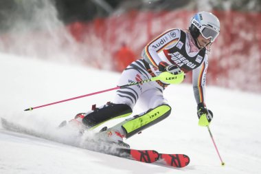 Zagreb, Hırvatistan - 5 Ocak 2019: Christina Geiger Almanya Audi FIS alp Kayak Dünya Kupası Bayanlar Slalom, kar kraliçesi kupa 2019 Zagrep, Hırvatistan sırasında yarışıyor.