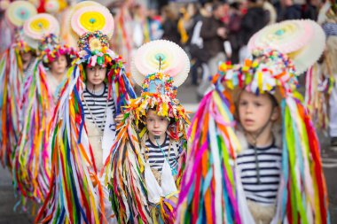 Geleneksel karnaval geçit töreni