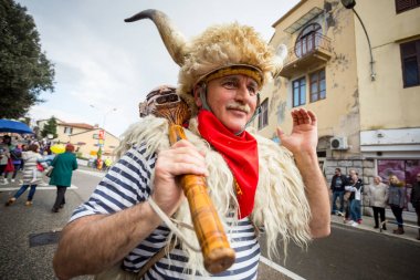 Geleneksel karnaval geçit töreni