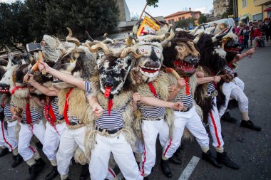 Geleneksel karnaval geçit töreni