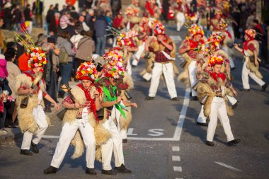 Geleneksel karnaval geçit töreni
