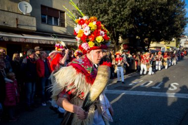 Geleneksel karnaval geçit töreni