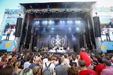 Frank Turner & Uyuyan Ruhlar