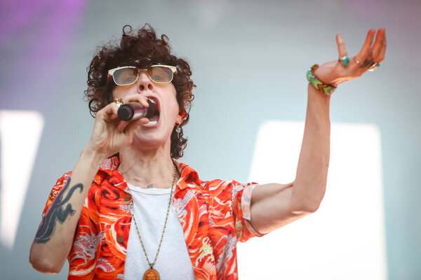 Перголицци, Лаура
 