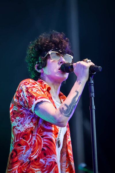 Перголицци, Лаура
 