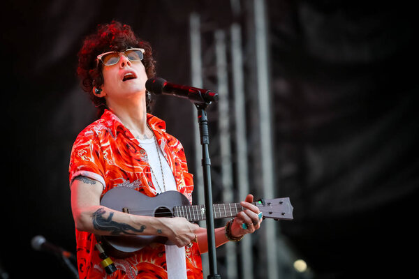 Перголицци, Лаура
 