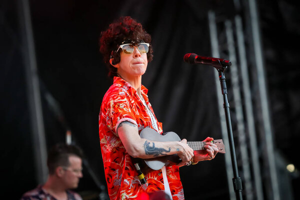 Перголицци, Лаура
 