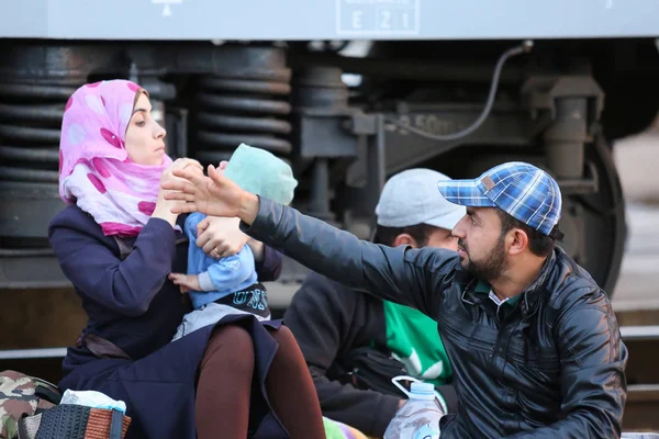 Syrische flüchtlinge in dugo selo — Stockfoto