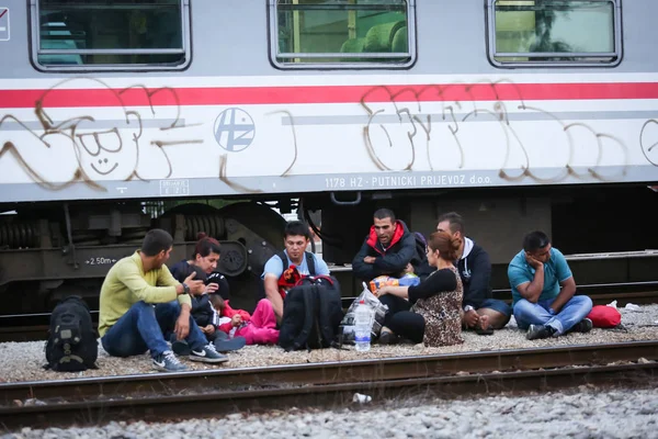 Syrische flüchtlinge in dugo selo — Stockfoto