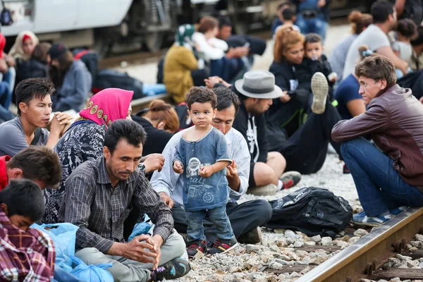 Refugiados sírios em Dugo Selo — Fotografia de Stock