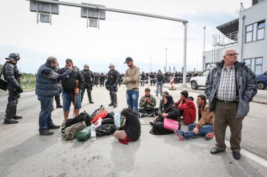 Sloven sınırında Suriyeli mülteciler