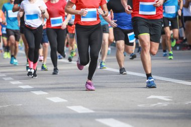 Yarı maraton etkinliğinde koşucular