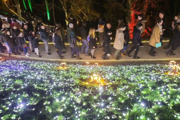 Zagreb Croatia March 2018 People Walking Iluminated Flowers Park Vrazs — Stock Photo, Image