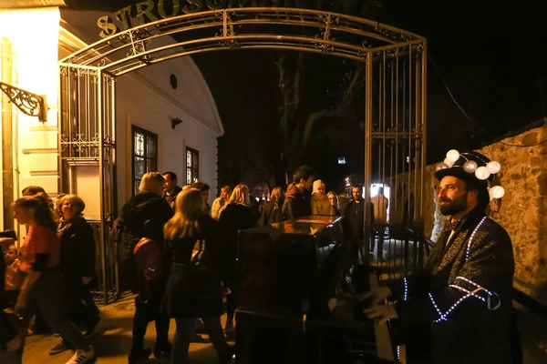 Zagreb Croatia March 2019 People Walk Strossmayer Promenade Entertainers Festival — Stock Photo, Image