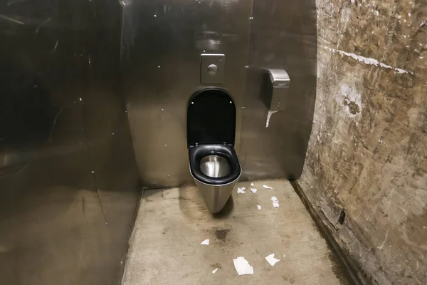 Toilet Bowl Public Toilet Surrounded Metal Walls — Stock Photo, Image