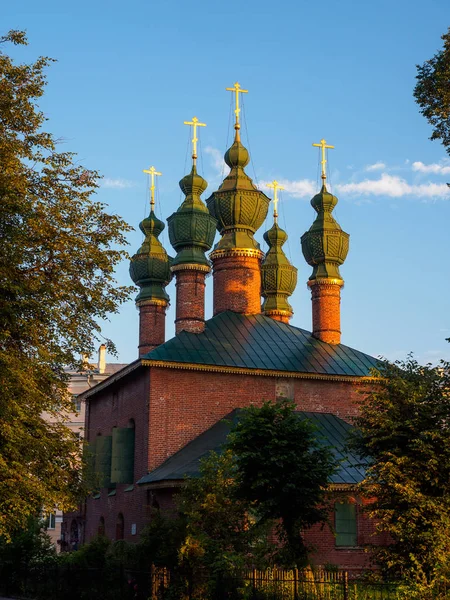 Iglesia Yaroslavl Contra Cielo Azul — Foto de Stock