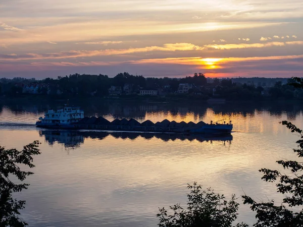 Long Barge Sails Volga River Dawn — Stock Photo, Image