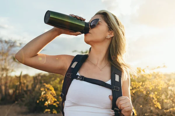 Woman Taking Break Drink Water Bottle While Hiking Brazilian Caatinga — Stock Photo, Image