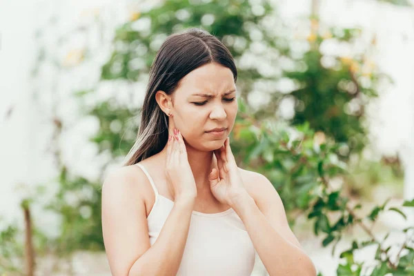 Woman Suffering Sore Throat Garden — Stock Photo, Image