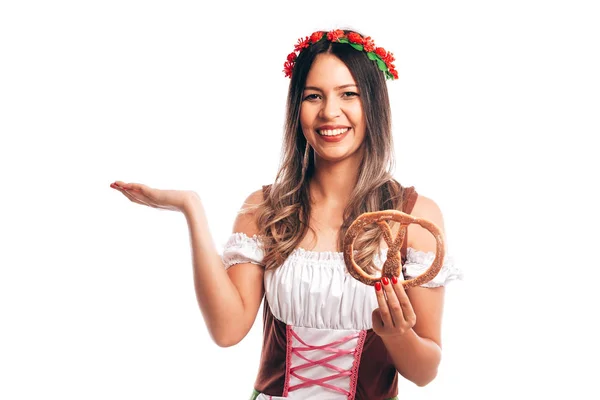 Attraente Ragazza Costume Tradizionale Tedesco Con Pretzel Oktoberfest Isolato Bianco — Foto Stock