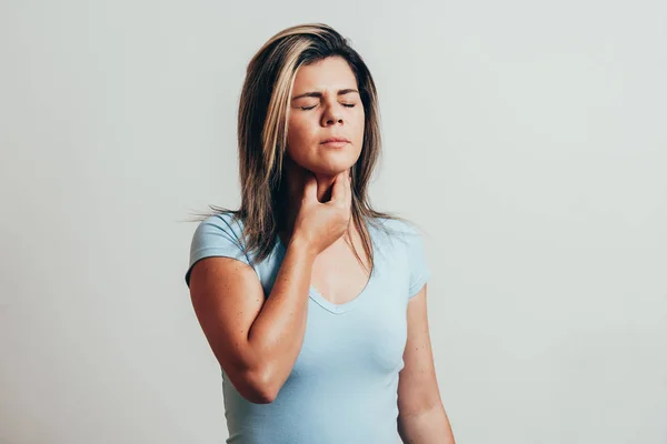 Woman Suffering Sore Throat White Background — Stock Photo, Image