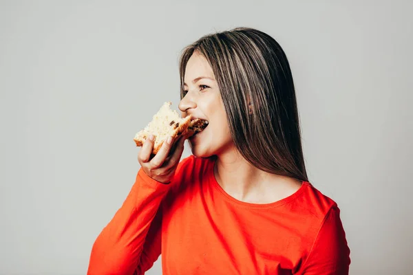 Braziliaanse Jonge Vrouw Panettone Eten Jonge Vrouw Eten Brood — Stockfoto