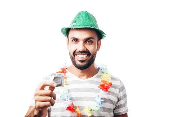 Retrato Joven Brasileño Con Disfraz Carnaval Mostrando Condón —  Fotos de Stock