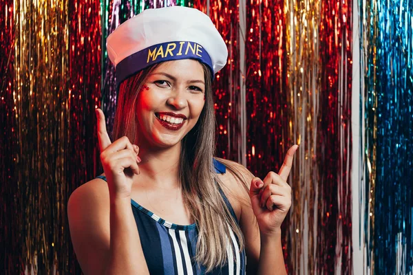 Ung Kvinna Som Bär Sailor Kostym Firar Karneval Parten — Stockfoto