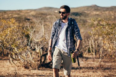 Adam Brezilyalı Caatinga hiking sırt çantası ile