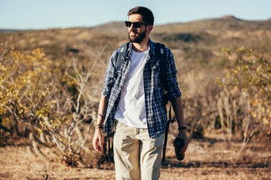 Adam Brezilyalı Caatinga hiking sırt çantası ile