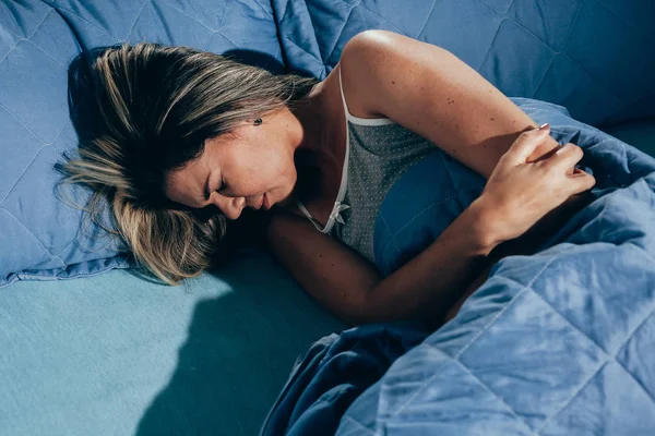 Young Woman Pajamas Grabbing Her Belly While Suffering Stomachache Her — Stock Photo, Image