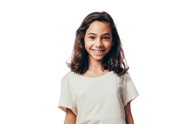 Potret gadis muda dengan latar belakang putih — Stok Foto