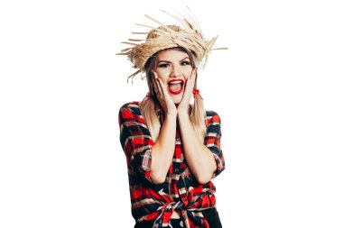 Brezilyalı kadın Festa Junina için tipik giysiler giyiyor - J