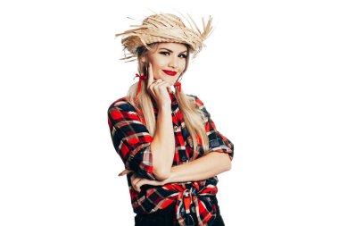 Brezilyalı kadın Festa Junina için tipik giysiler giyiyor - J