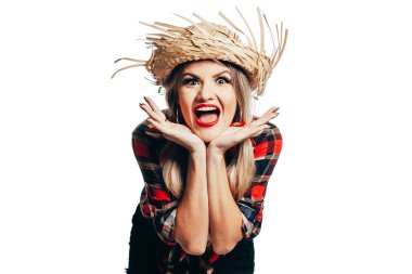 Brezilyalı kadın Festa Junina için tipik giysiler giyiyor - J