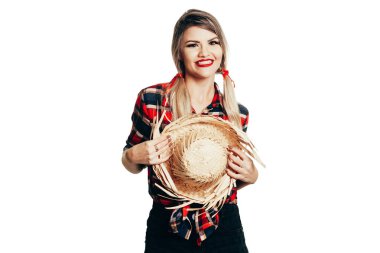 Brezilyalı kadın Festa Junina için tipik giysiler giyiyor - J