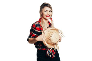 Brezilyalı kadın Festa Junina için tipik giysiler giyiyor - J