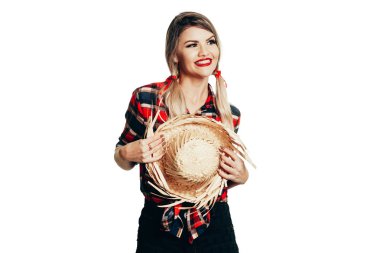 Brezilyalı kadın Festa Junina için tipik giysiler giyiyor - J