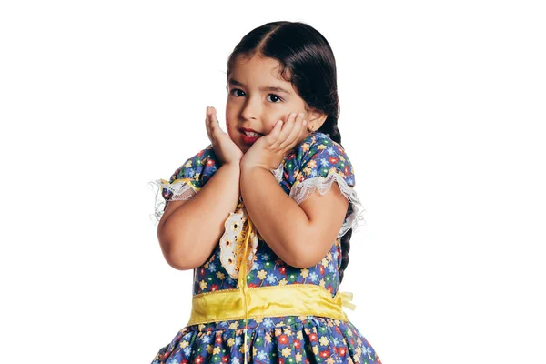 Menina brasileira vestindo roupas típicas para a Festa Junina - Festival de junho — Fotografia de Stock