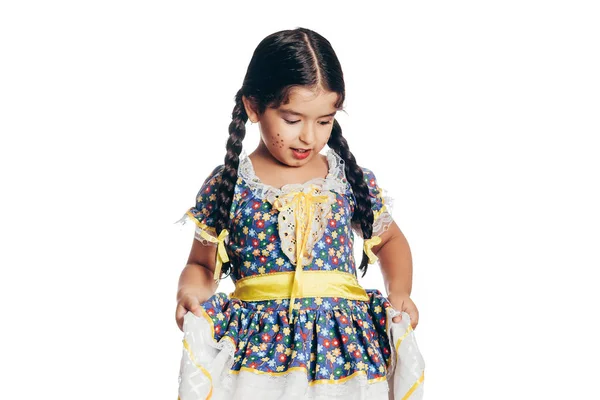 Gadis Brasil mengenakan pakaian khas untuk Festa Junina Ju — Stok Foto